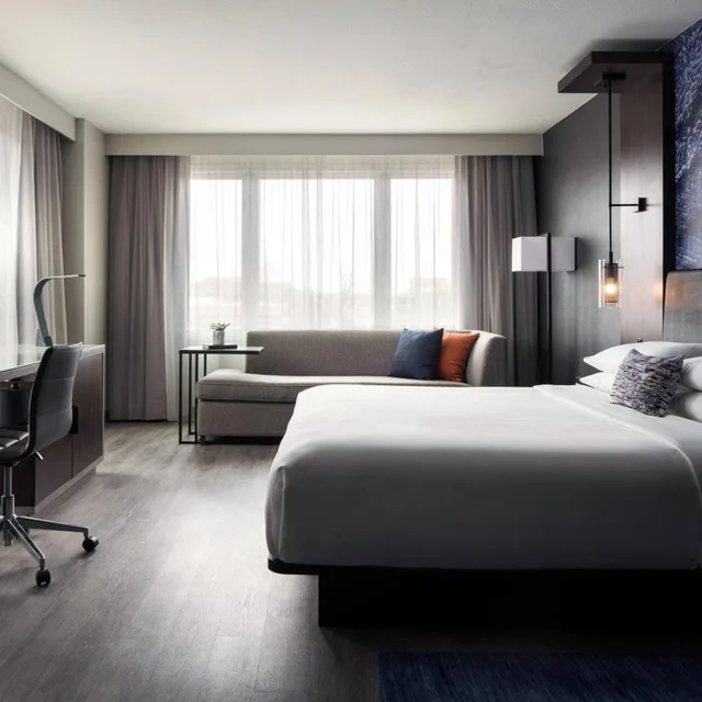 غرفة كبيرة ركنية بسرير كينج، Boulder Marriott 1/6