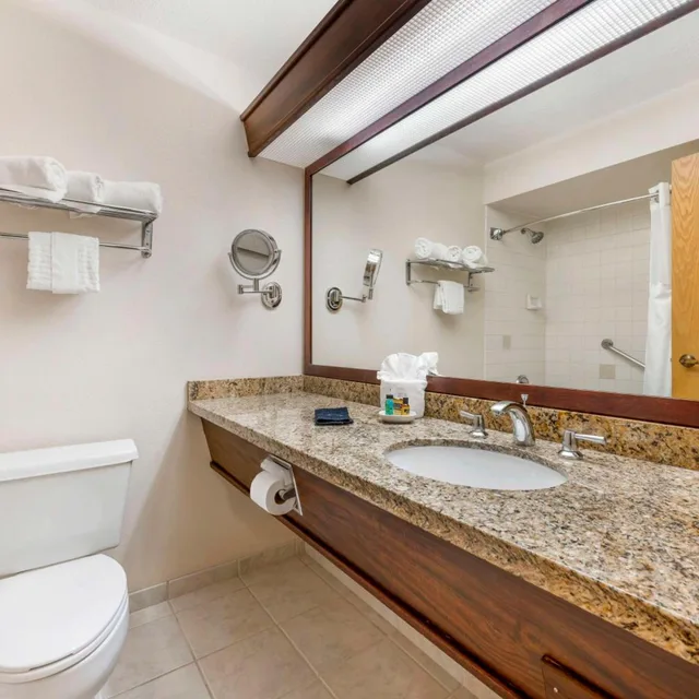 غرفة سوبيريور بسرير كينج، Best Western Plus Mill Creek Inn 5/7