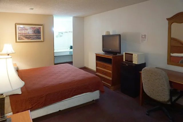 غرفة بسرير كينج للمدخنين، Hotel Altus N Main St 4/5