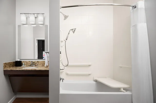 استوديو لذوي الإعاقة، Towneplace Suites Champaign Urbana Campustown 4/4