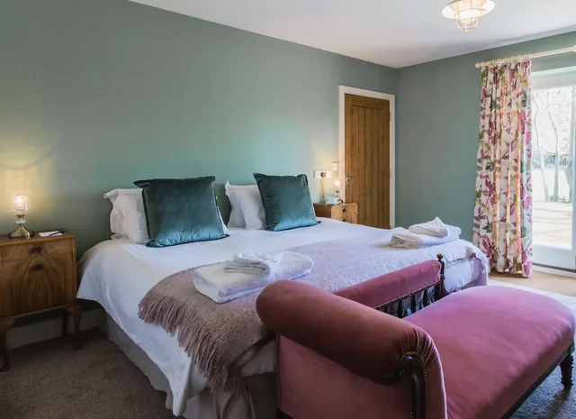Family, King and Twin Beds, Healing Manor Hotel 1/1