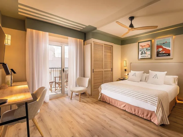 Superior, Double Bed, Hot Tub, Hotel Artiem Capri 1/10