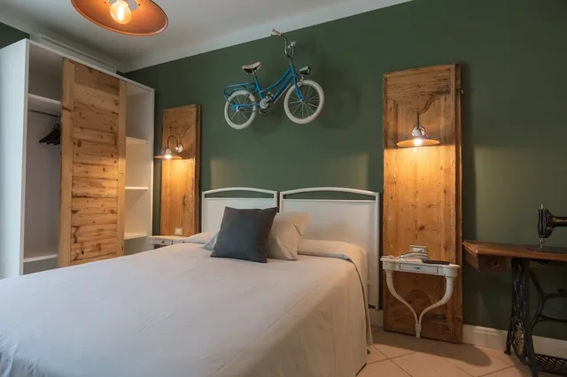 غرفة قياسية رباعية بسرير مزدوج وسريرين منفصلين، Hotel Maximilian 2/10