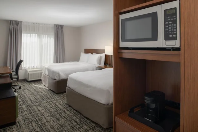 غرفة بسريرين كوين بحوض استحمام لذوي الإعاقة، Fairfield Inn Suites Tampa Westshore Airport 7/10