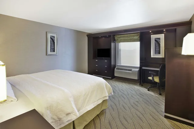 غرفة قياسية بسرير كينج، Hampton Inn & Suites Elyria Oh 4/9