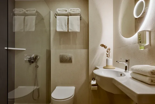 جناح عائلي سوبيريور، Glavas Inn 7/7