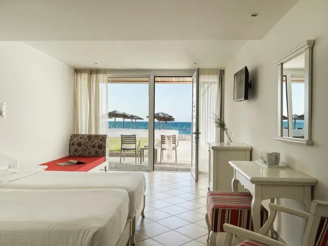 Room, Twin Beds, Water Front، Civitel Creta Beach 1/9