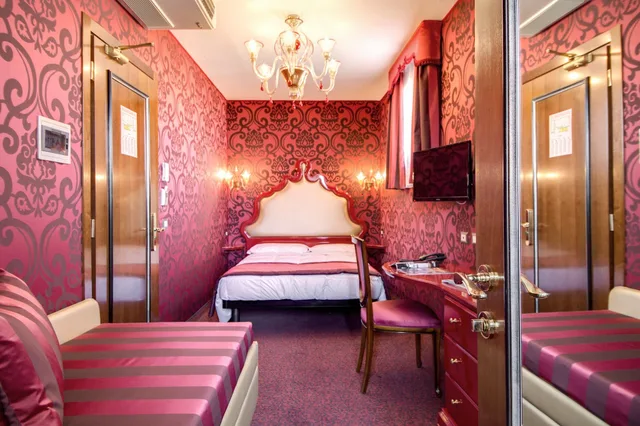 غرفة قياسية ثلاثية، Hotel Domus Cavanis Venezia 4/6