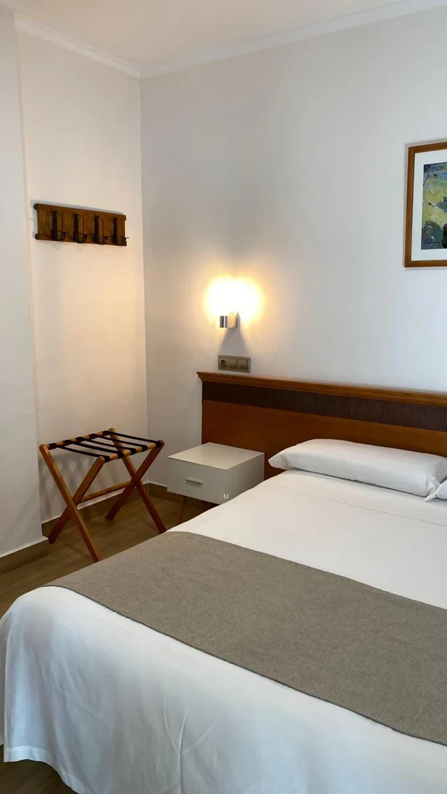غرفة بسرير مزدوج أو سريرين منفصلين بشرفة، Hotel Ramis 4/10