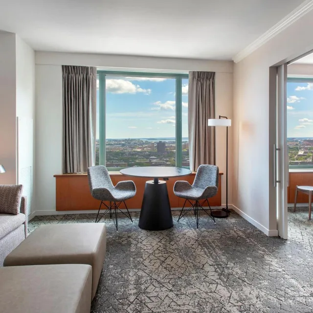 جناح جونيور بسريرين مزدوجين مع أريكة، SHERATON BOSTON HOTEL 6/10
