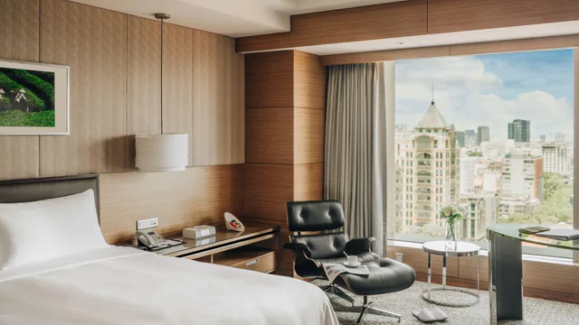 غرفة بسرير كينج، Jw Marriott Hotel Suites Saigon 2/5