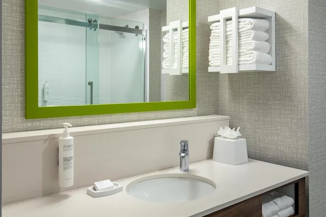 غرفة أساسية بسرير كينج، Hampton Inn Rehoboth Beach 10/10