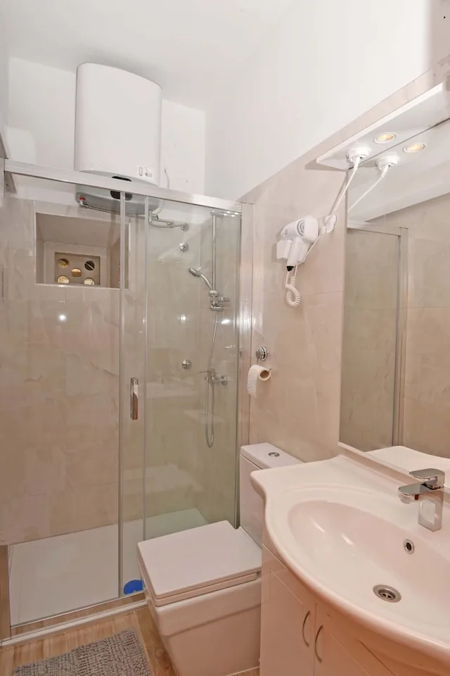 شقة بسرير كوين وسرير مزدوج، Orhan Rooms Dubrovnik 1/1