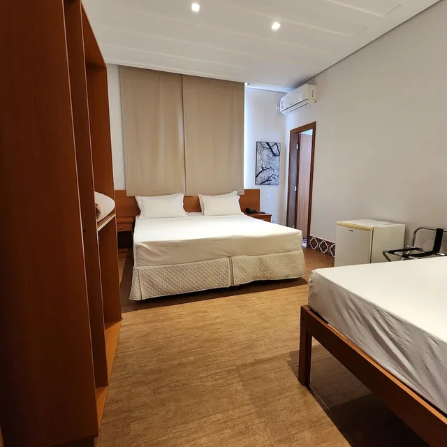غرفة كومفورت بسرير كوين وسرير فردي، Hotel Estilo de Minas 1/2