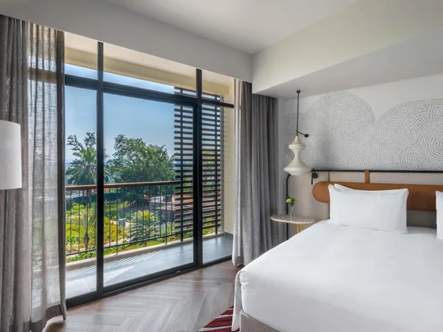 غرفة ديلوكس بسرير كينج، Movenpick Kigali 3/7
