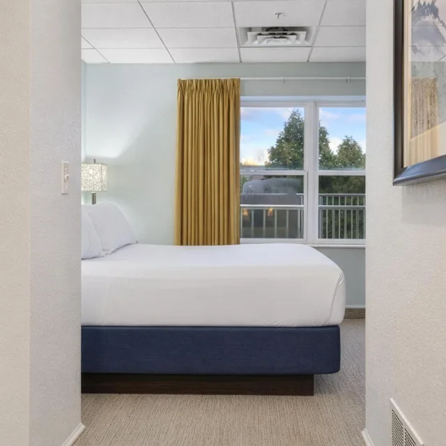2 Bedrooms, Suite, Cherry Tree Inn & Suites 2/4