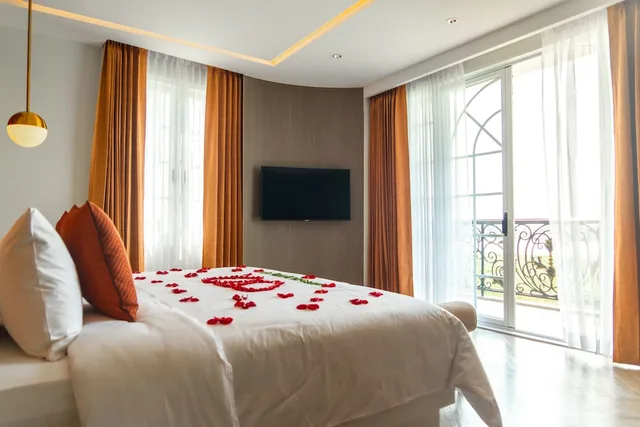 غرفة ديلوكس بسرير كينج بإطلالة على النهر، La Seine Hotel 9/10