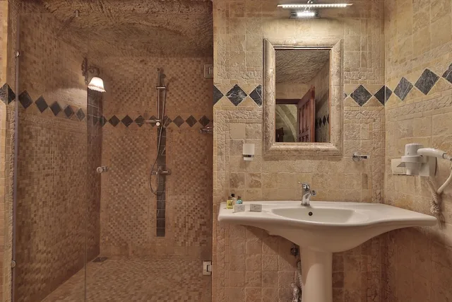 غرفة قياسية بسرير مزدوج، Shoestring Cave House 2/8