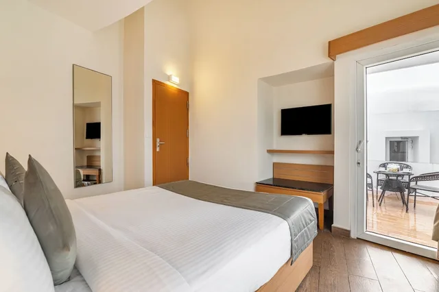 Privilege, Suite, Single Bed, Balcony, Sterling Kodai Valley 4/10
