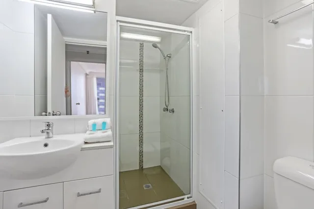 شقة بسرير كوين وسريرين منفصلين بإطلالة على البحر بغرفتي نوم في الطابق الأرضي، Boulevard North Holiday Apartments 4/7