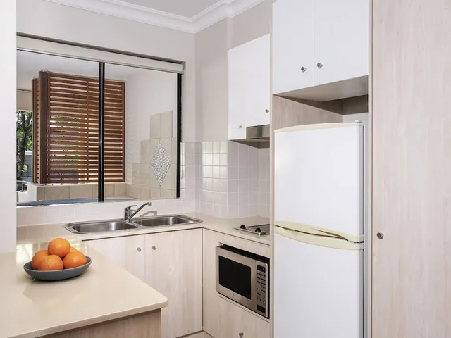 2 Bedrooms, Queen and Twin Beds, Dual Key، Mantra Heritage Port Douglas 7/7