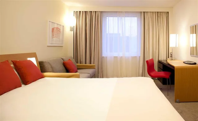 غرفة قياسية بسرير مزدوج، Novotel Liverpool Centre 2/2