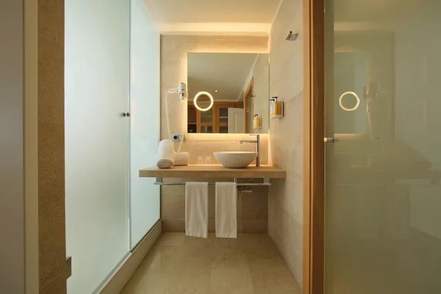 غرفة سوبيريور بسرير مزدوج أو سريرين منفصلين بإطلالة جزئية على البحر، Hotel Son Caliu Spa Oasis Superior 10/10