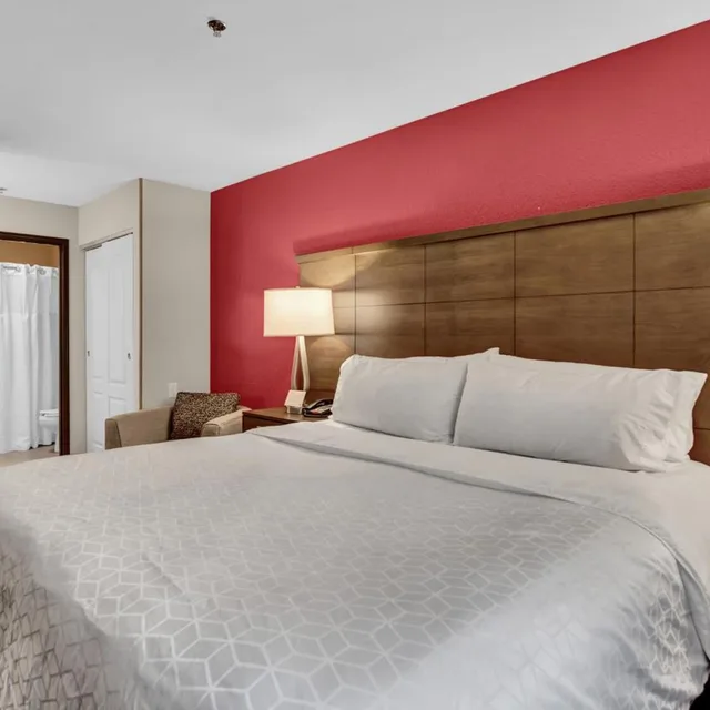 2 Bedrooms, Suite, King Bed, Accessible, Staybridge Suites Salt Lake-West Valley City 4/10