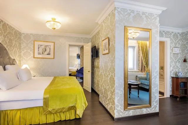 غرفة عائلية بسرير كينج مع أريكة، Stanhope Hotel Brussels By Thon Hotels 1/4