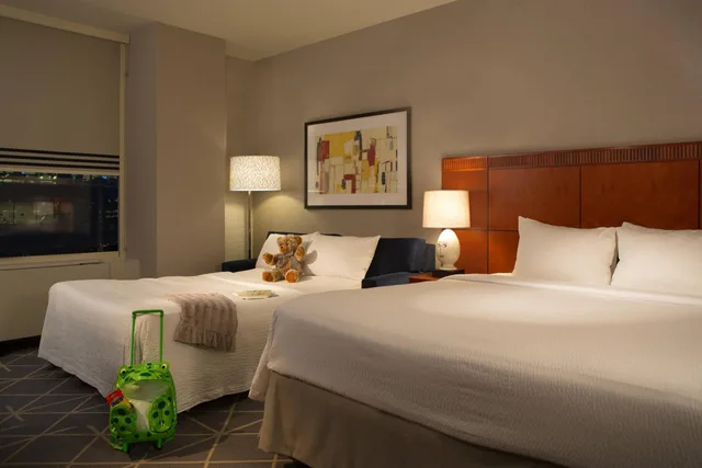 غرفة ديلوكس كبيرة بسرير كينج مع أريكة لذوي الإعاقة، Courtyard New York Manhattan/Midtown East 2/10