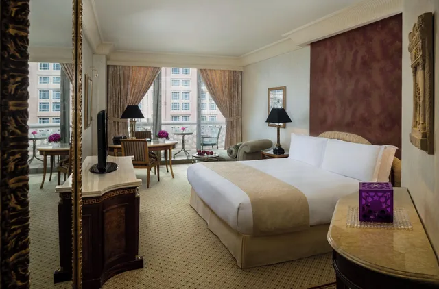 Premium, Twin Beds, Club Lounge Access, Smoking, Intercontinental Phoenicia Beirut 2/5