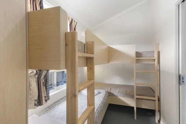 2 Bedrooms, Villa, 1 Queen and 2 Bunk Beds, Beach Front، Eden Beachfront Holiday Park 8/9
