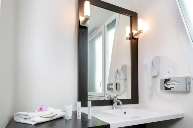 غرفة تنفيذية بسرير كوين، Seven Urban Suites Nantes Centre 4/6