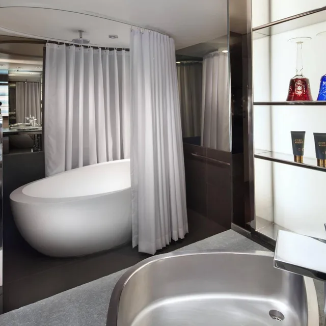 Guest Room, 2 Double Beds, Garden View, Terrace, Sls Hotel A Luxury Collection Hotel Beverly Hills 6/7