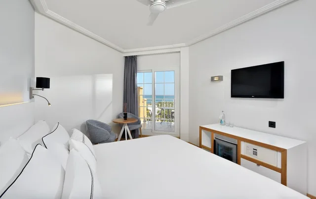 Master, the Level, Suite, King Bed, Sea View, Sofa، Melia Atlantico Isla Canela 1/4