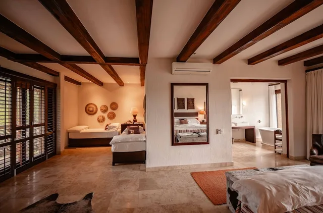جناح عائلي بسرير كينج مع أريكة، Kapama River Lodge 4/10