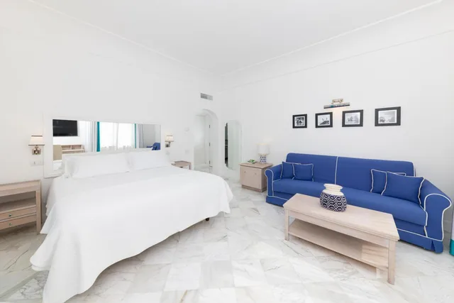 غرفة بسرير مزدوج بإطلالة على البحر، Hotel Mamela 5/10