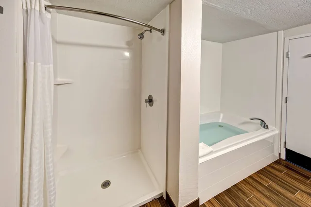 غرفة ديلوكس بسرير كينج، Hampton Inn Hot Springs 5/5