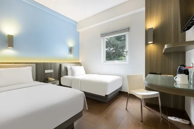 Smart، Hotel Amaris Cihampelas 1/2