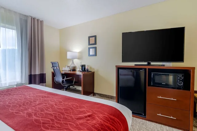 جناح مع أريكة، Comfort Inn and Suites Hillsville I-77 2/5