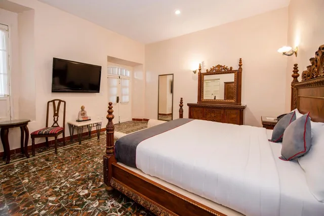 غرفة ديلوكس بجاكوزي، Hotel Senorial 2/8