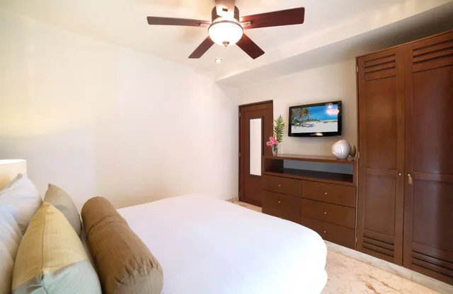 بنتهاوس حصري بسرير كينج وسرير كوين وسريرين منفصلين بشرفة بـ3 غرف نوم، Maya Villa Condo Hotel Beach Club 5/10