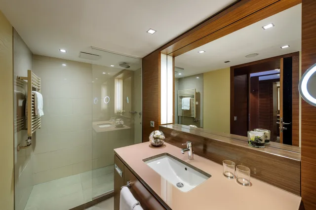 جناح بريفيليج بسرير كينج، Mercure Hotel Dusseldorf City Center 3/6