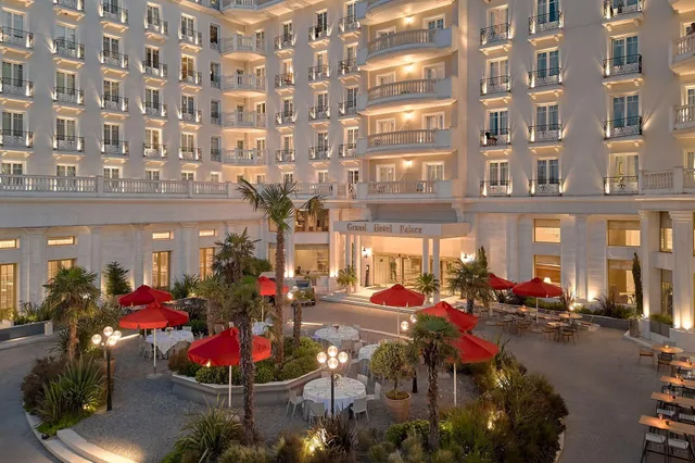غرفة ديلوكس بإطلالة على الحديقة، Grand Hotel Palace 2/2