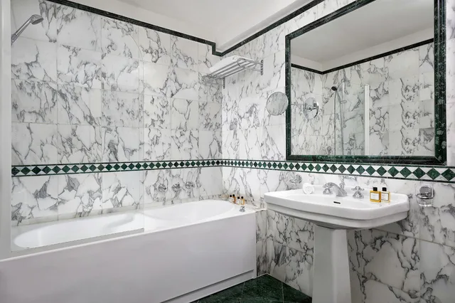 Deluxe, Sina Palazzo Sant'angelo 4/4