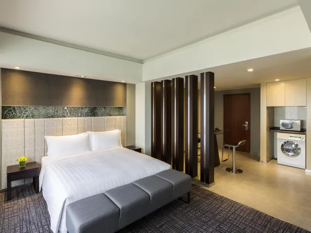 Junior Suite, Grand Mercure Shanghai Hongqiao 5/6