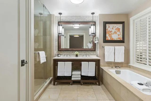 Grand, Slope, Guest Room, Deluxe, 2 Queen Beds, with View، The St. Regis Deer Valley 3/3