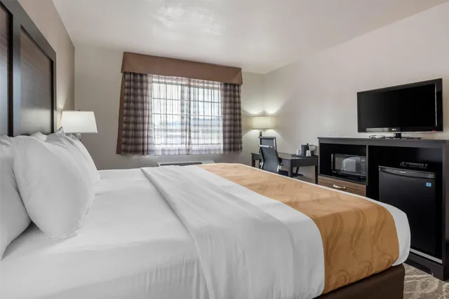 غرفة بسرير كينج لذوي الإعاقة، Quality Inn & Suites South Fork - Wolf Creek 1/4