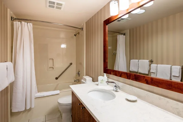 1 Bedroom, Suite, 2 Queen Beds, Water Front، Victoria Regent Waterfront Hotel & Suites 10/10