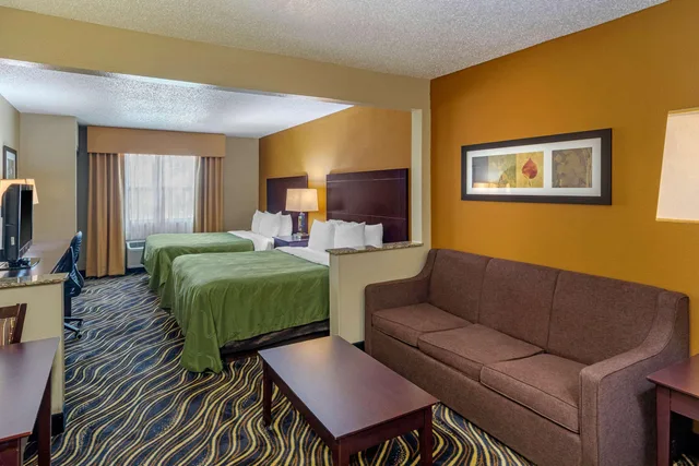 جناح بسريرين كوين، Quality Suites Addison-Dallas 3/4